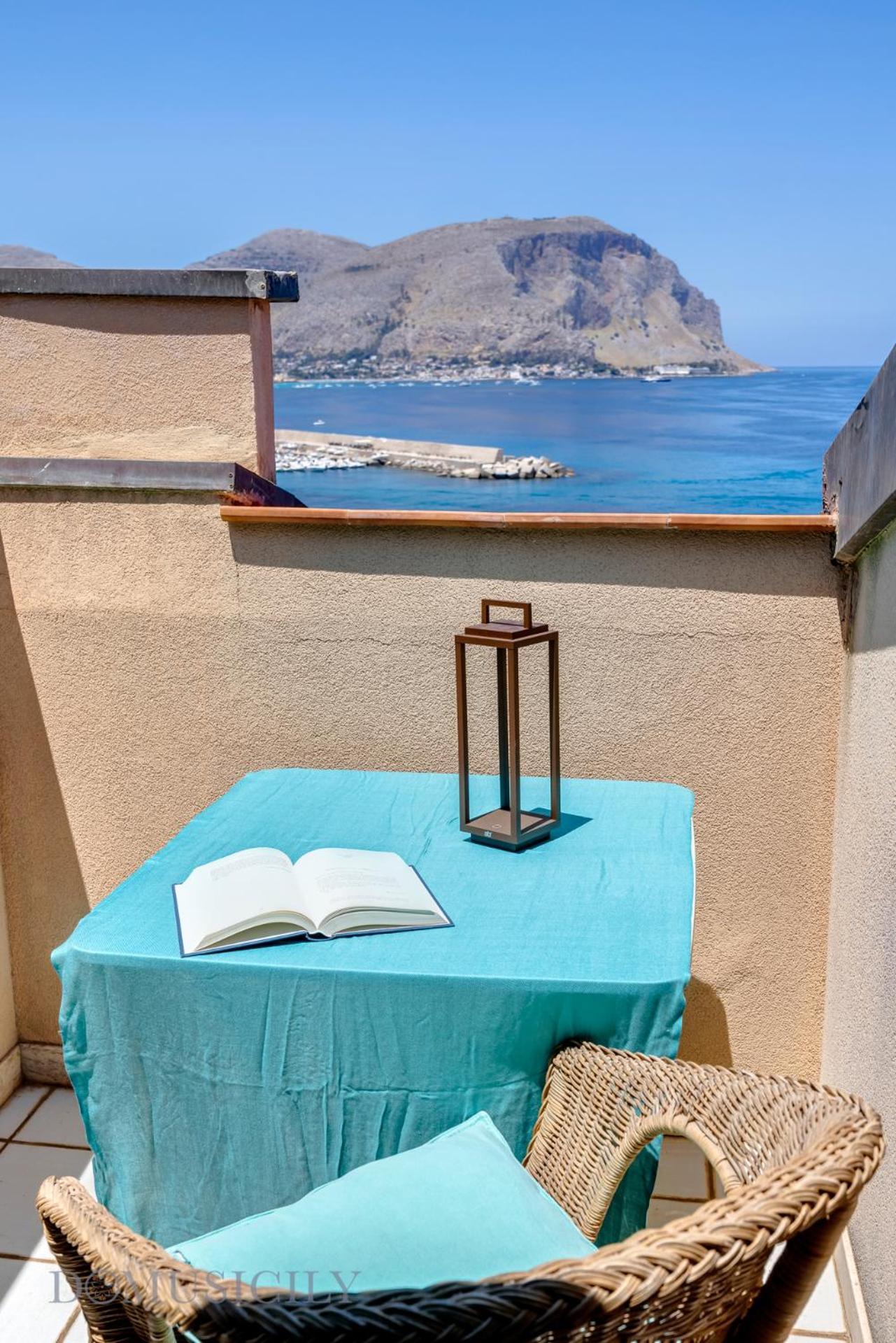 Mondello In Terrazza By Domusicily Lejlighed Eksteriør billede